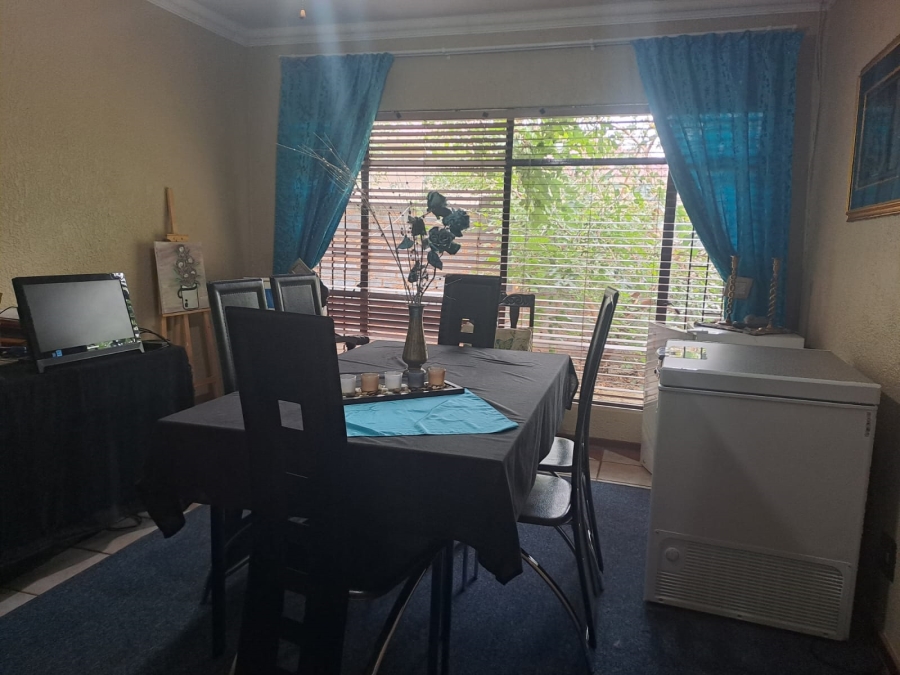 4 Bedroom Property for Sale in La Hoff North West